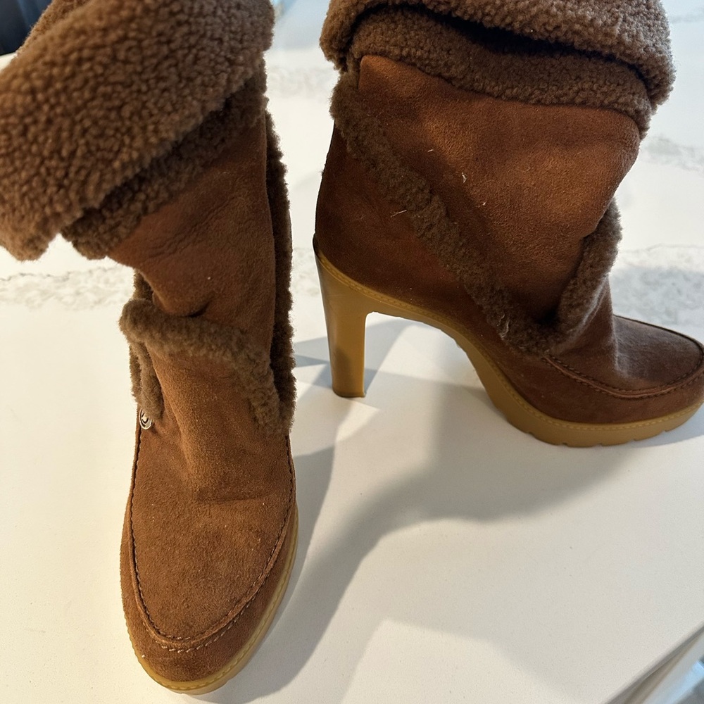 Chic Brown Suede Heeled Boots with Slouchy Style